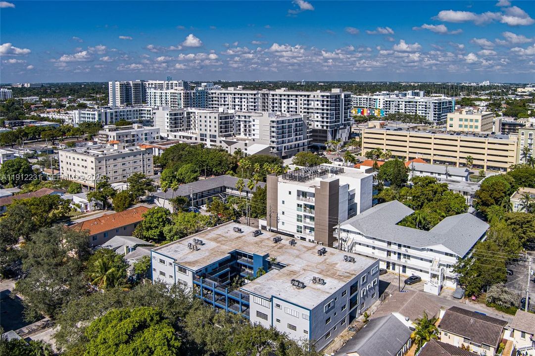 На продажу: $225,000 (2 спален, 1 ванн, 1100 Квадратных фут)