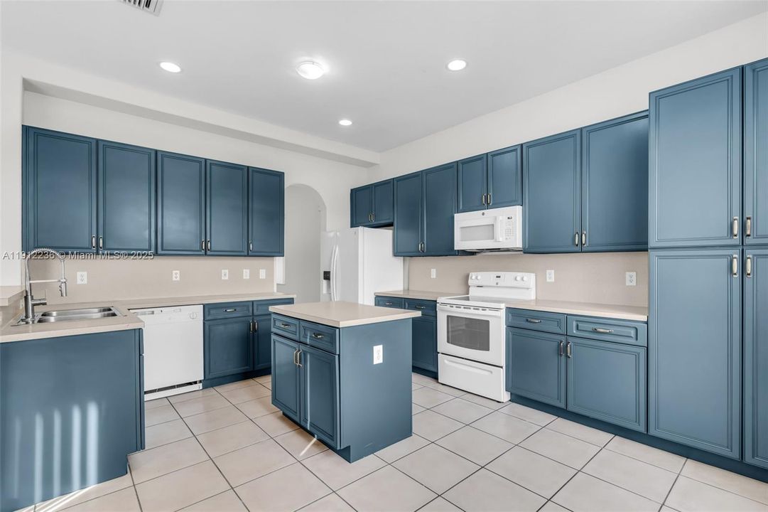 В аренду: $4,200 (4 спален, 4 ванн, 0 Квадратных фут)