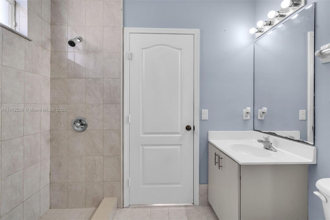 В аренду: $4,200 (4 спален, 4 ванн, 0 Квадратных фут)