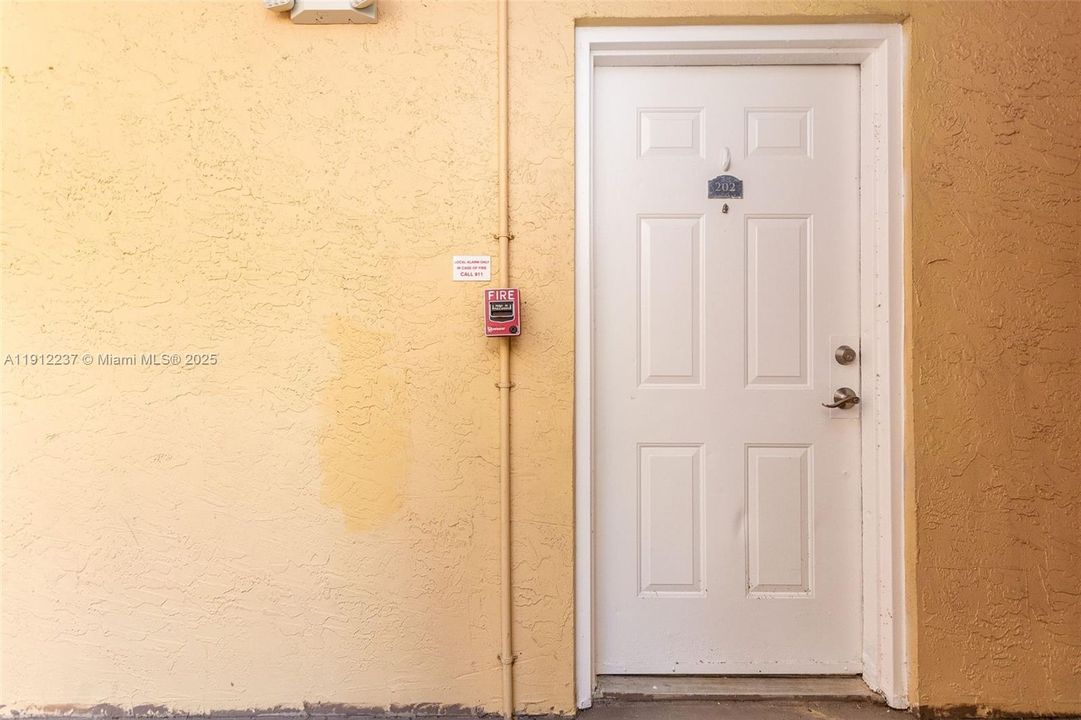 На продажу: $249,000 (2 спален, 2 ванн, 1106 Квадратных фут)