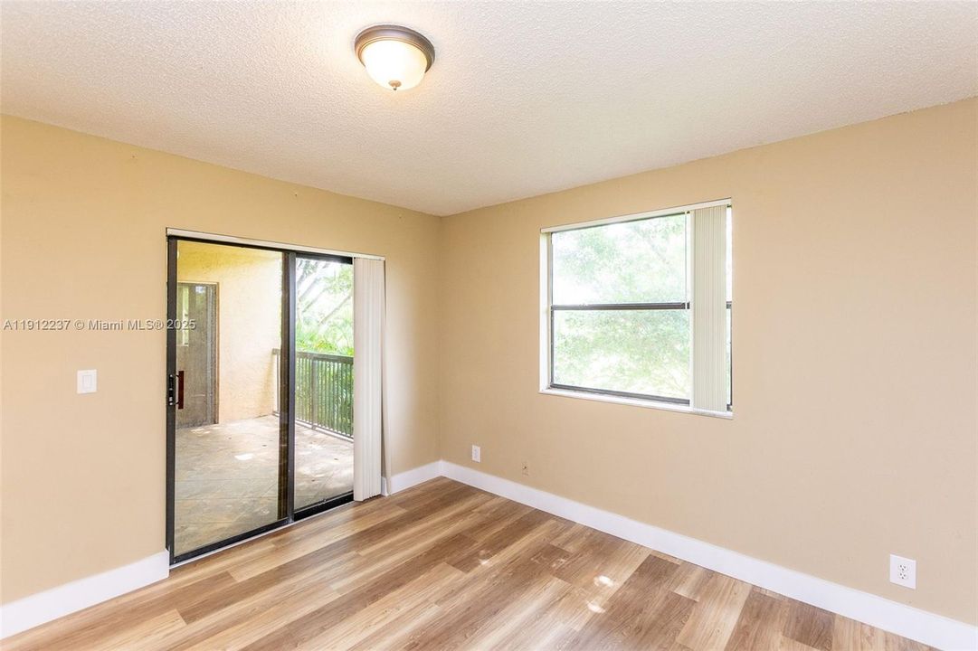 На продажу: $249,000 (2 спален, 2 ванн, 1106 Квадратных фут)