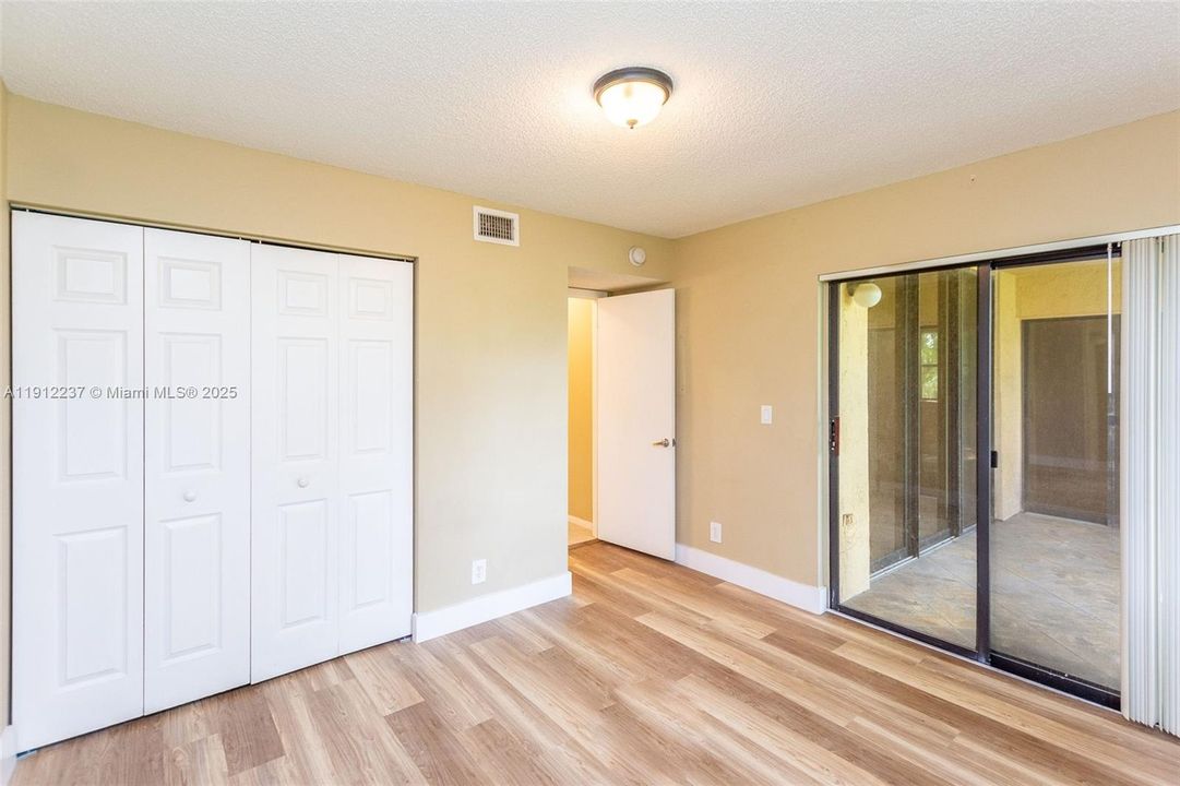 На продажу: $249,000 (2 спален, 2 ванн, 1106 Квадратных фут)