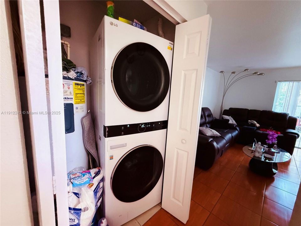 В аренду: $2,500 (3 спален, 2 ванн, 1253 Квадратных фут)