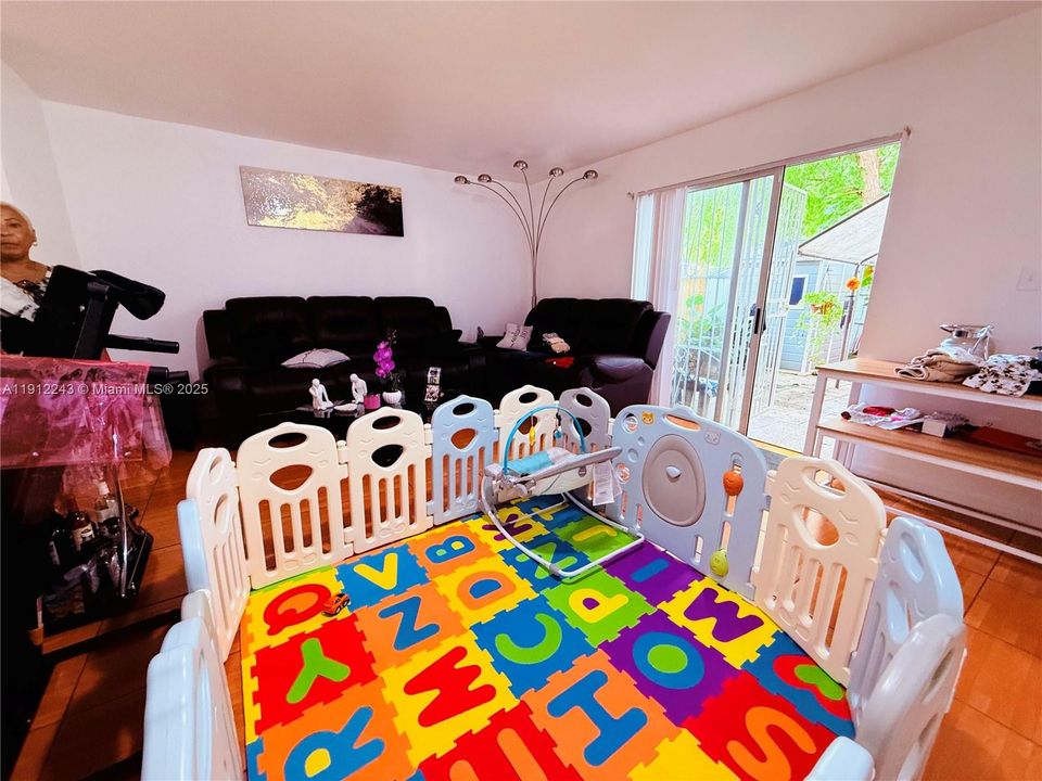 В аренду: $2,500 (3 спален, 2 ванн, 1253 Квадратных фут)