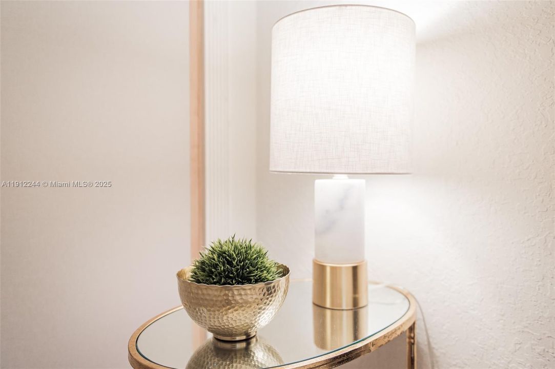 出租: $20,000 (5 贝兹, 4 浴室, 3176 平方英尺)