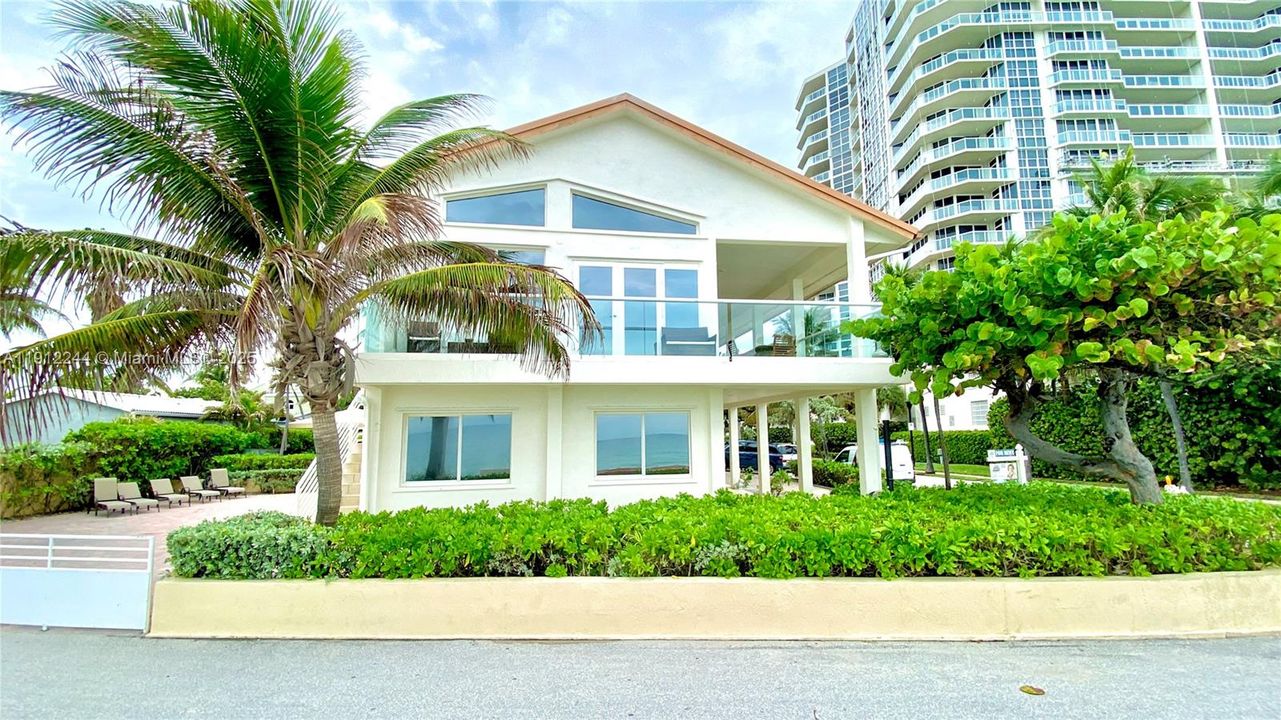 Beach House (East Side)