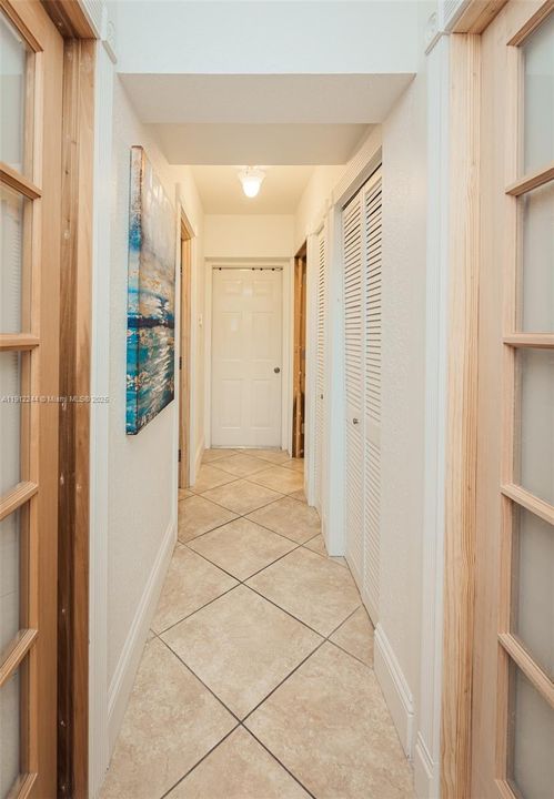 出租: $20,000 (5 贝兹, 4 浴室, 3176 平方英尺)