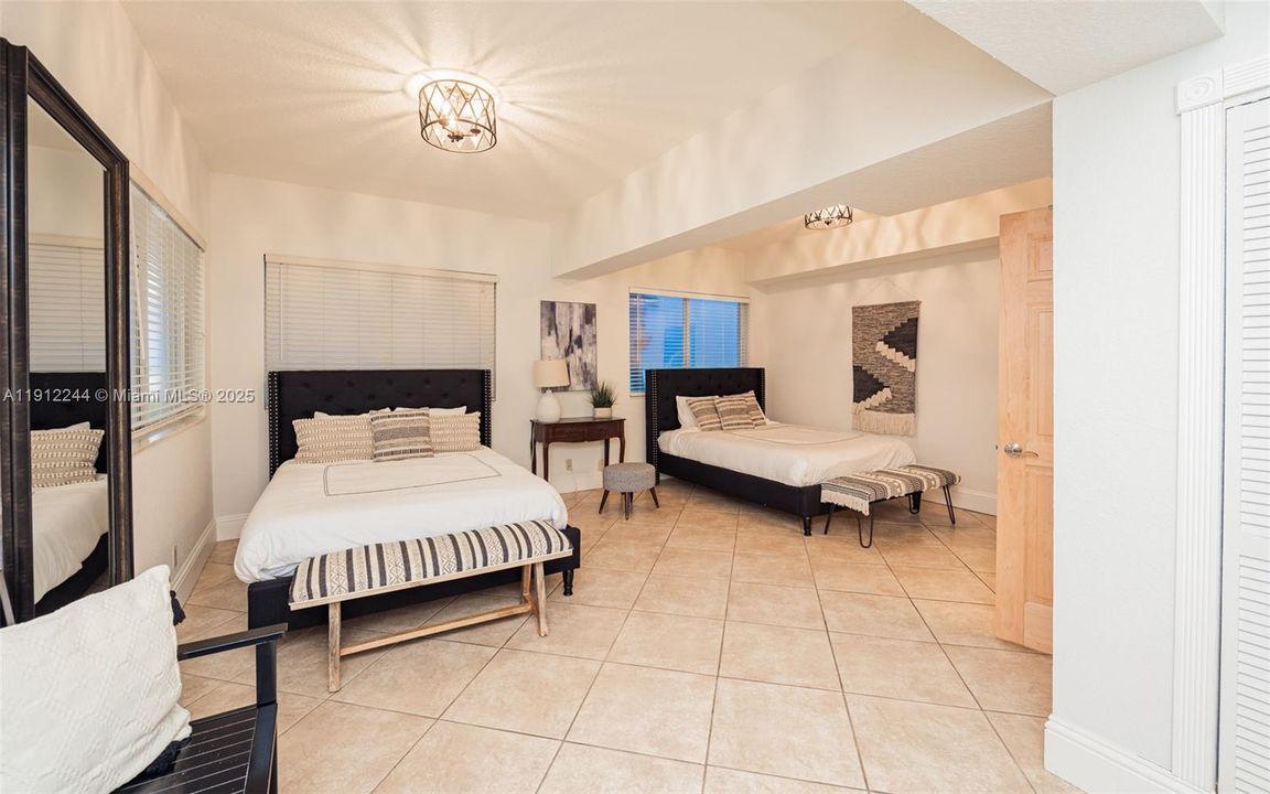 2nd Bedroom/w Two Queen Size Beds