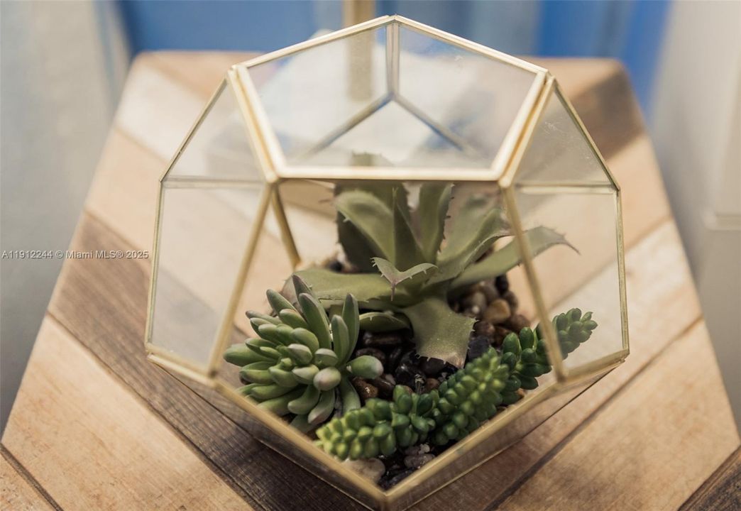 出租: $20,000 (5 贝兹, 4 浴室, 3176 平方英尺)