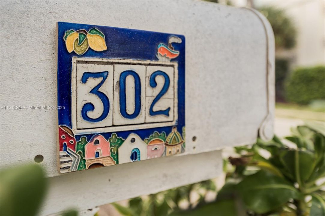 出租: $20,000 (5 贝兹, 4 浴室, 3176 平方英尺)