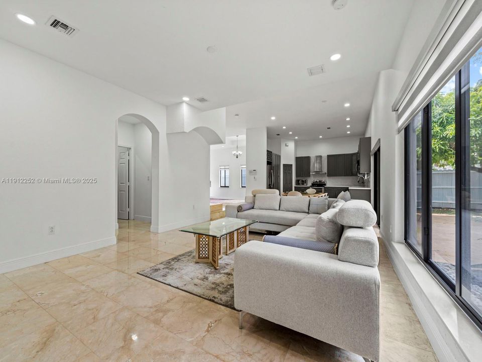 For Sale: $829,800 (4 beds, 3 baths, 2795 Square Feet)