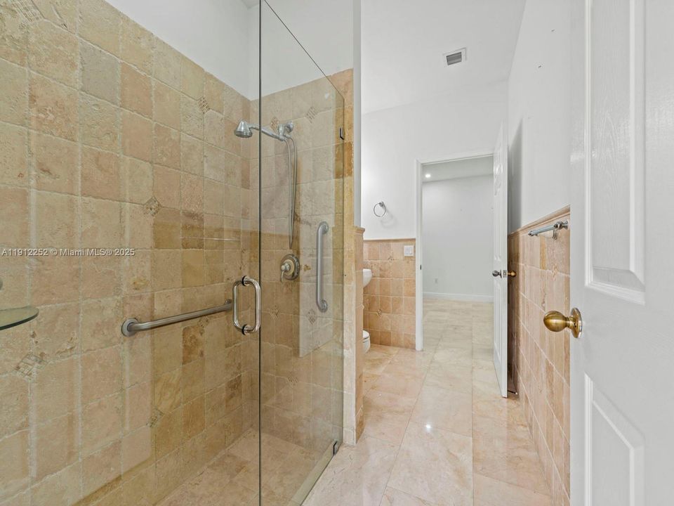 For Sale: $829,800 (4 beds, 3 baths, 2795 Square Feet)