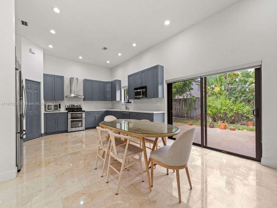 For Sale: $829,800 (4 beds, 3 baths, 2795 Square Feet)