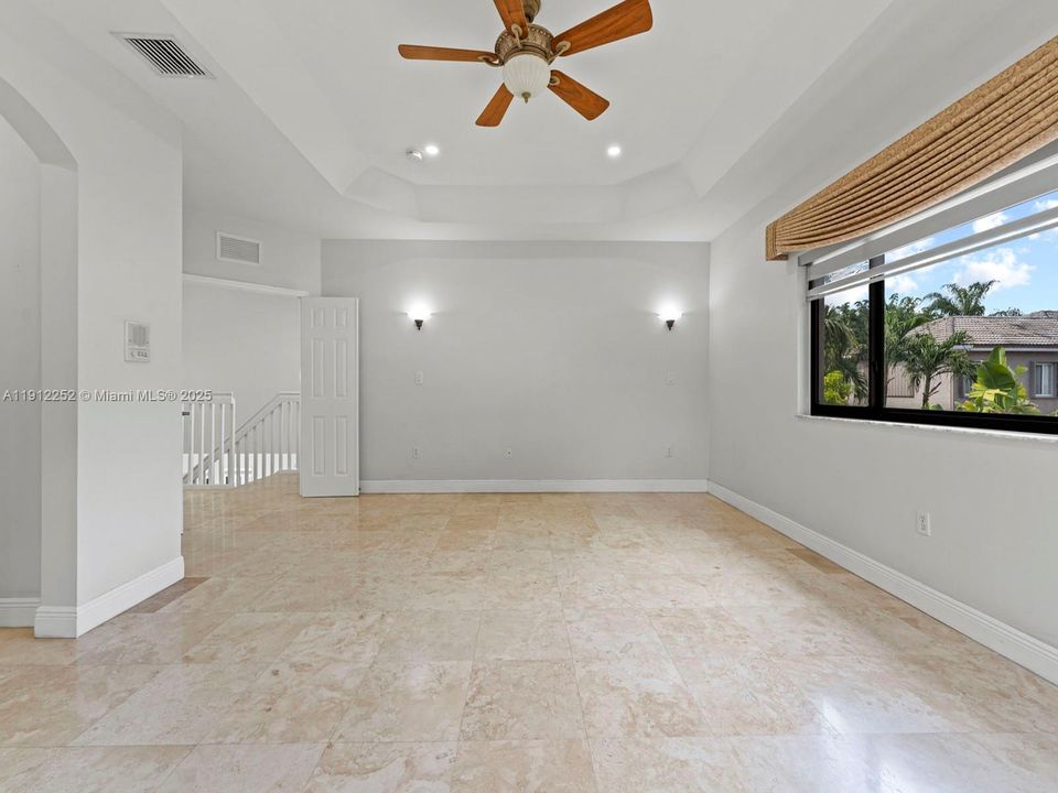 For Sale: $829,800 (4 beds, 3 baths, 2795 Square Feet)