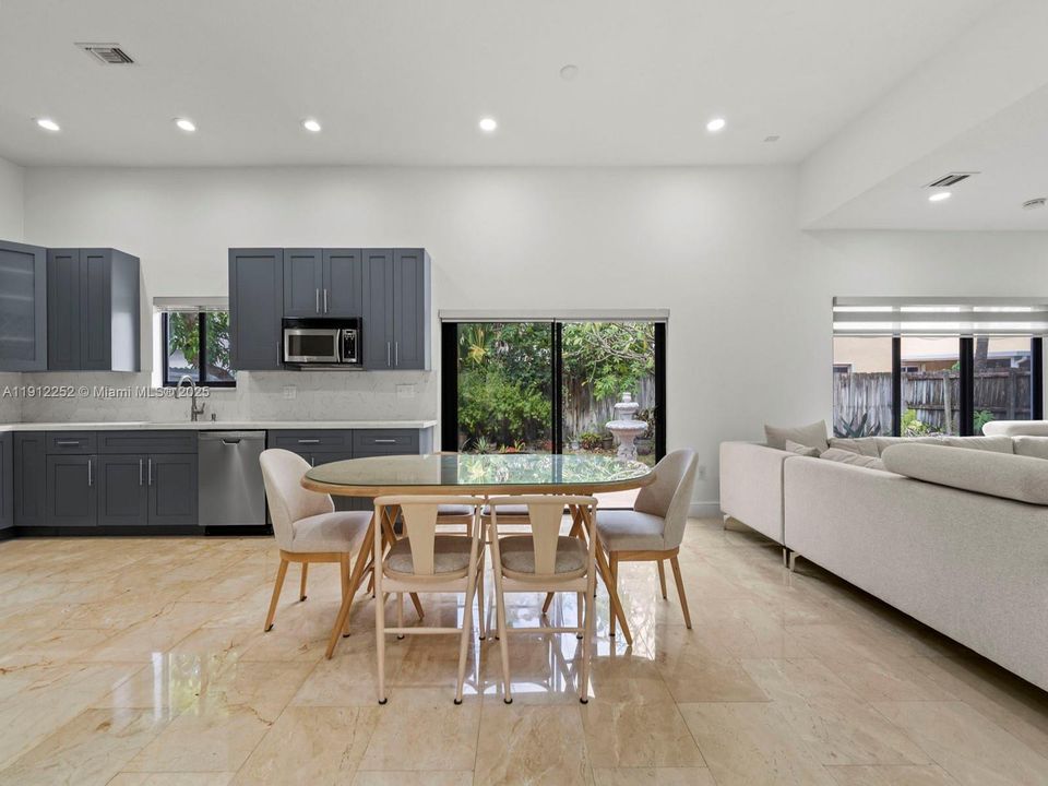 For Sale: $829,800 (4 beds, 3 baths, 2795 Square Feet)