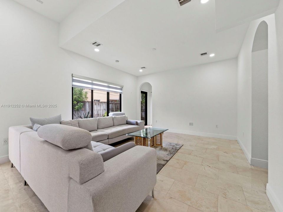 For Sale: $829,800 (4 beds, 3 baths, 2795 Square Feet)