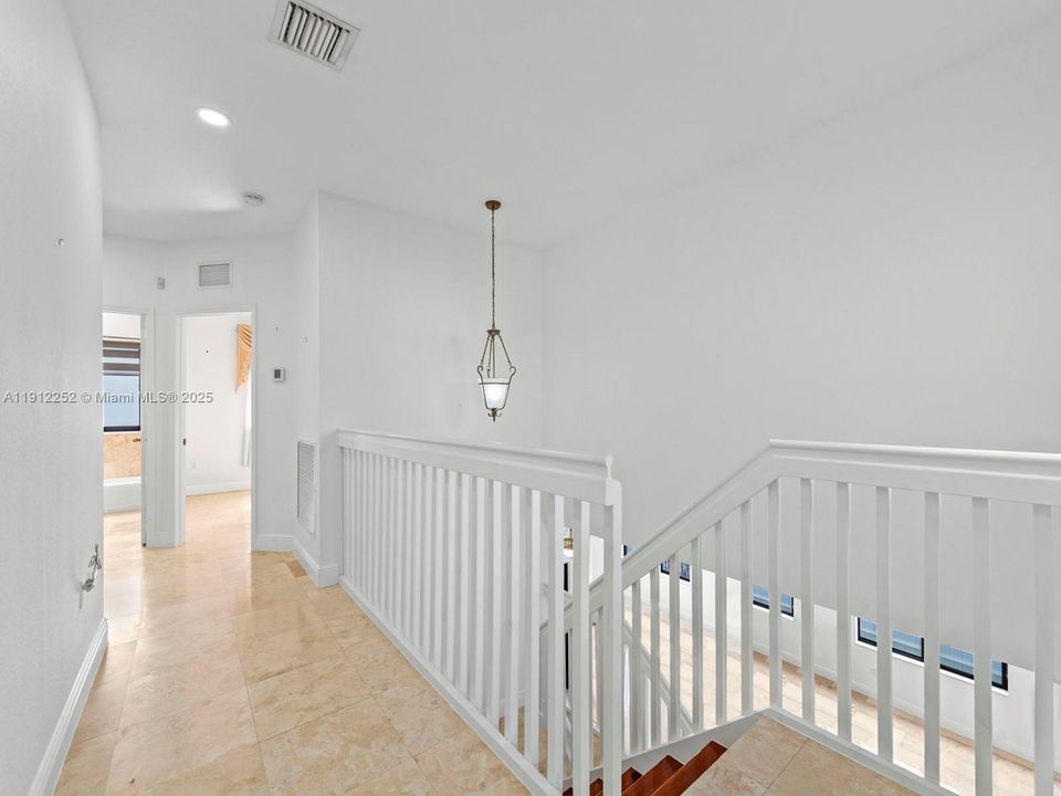 For Sale: $829,800 (4 beds, 3 baths, 2795 Square Feet)