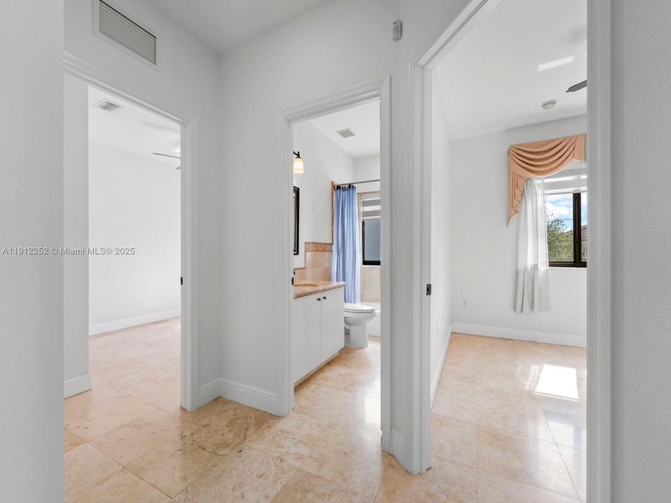 For Sale: $829,800 (4 beds, 3 baths, 2795 Square Feet)