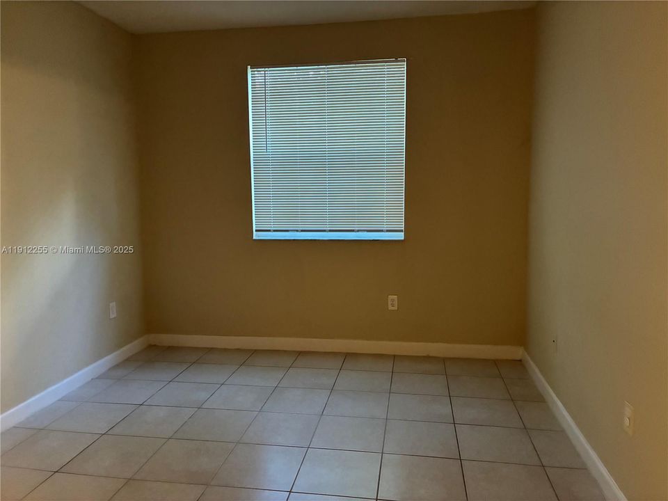 En Renta: $1,975 (2 camas, 2 baños, 930 Pies cuadrados)