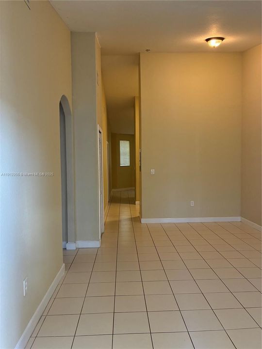 En Renta: $1,975 (2 camas, 2 baños, 930 Pies cuadrados)