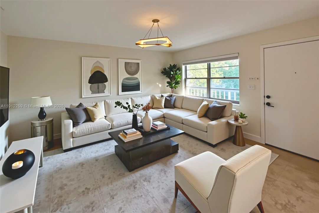 Active With Contract: $184,990 (2 beds, 1 baths, 609 Square Feet)