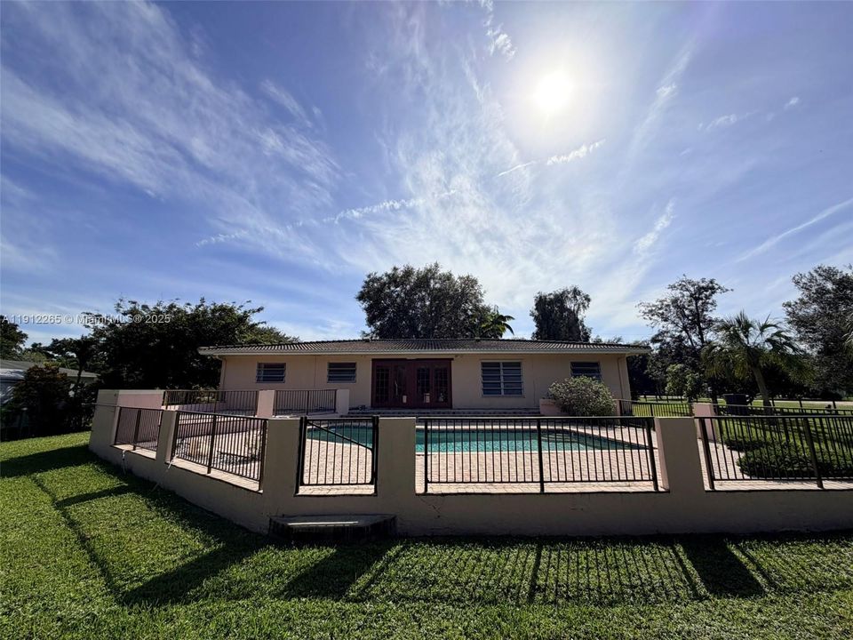 待售: $2,099,999 (3 贝兹, 2 浴室, 2532 平方英尺)