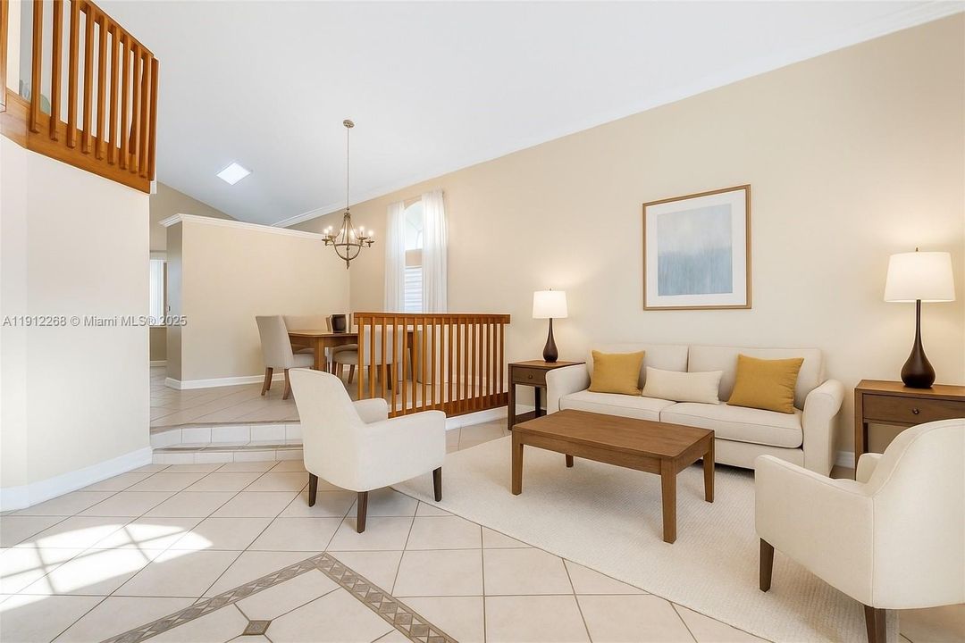 合同活跃: $689,000 (4 贝兹, 4 浴室, 2707 平方英尺)