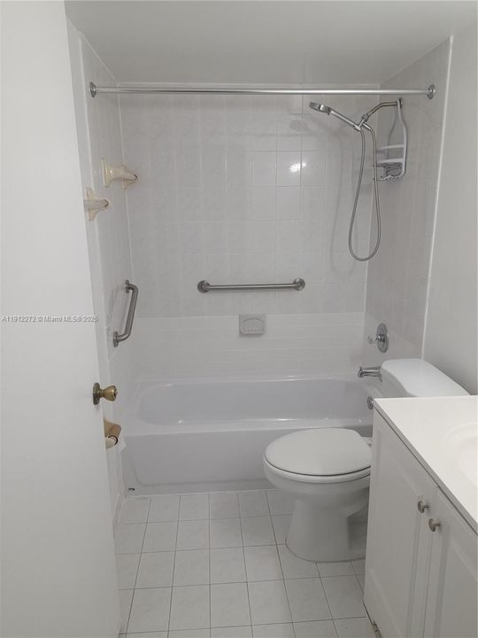 Active With Contract: $3,000 (4 beds, 2 baths, 1490 Square Feet)