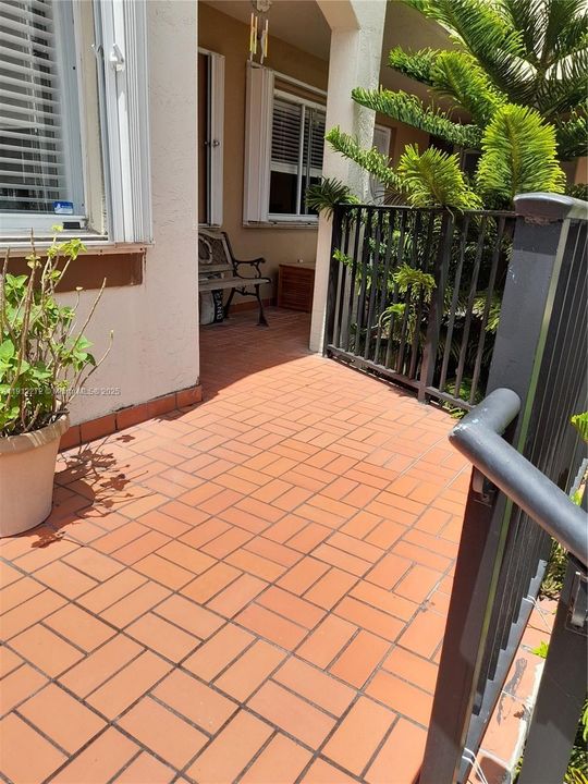 Active With Contract: $3,000 (4 beds, 2 baths, 1490 Square Feet)