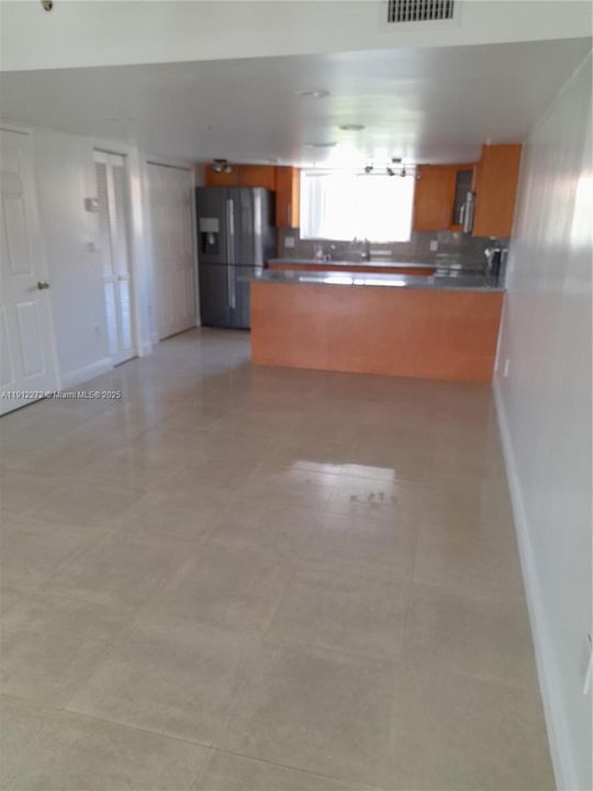 Active With Contract: $3,000 (4 beds, 2 baths, 1490 Square Feet)