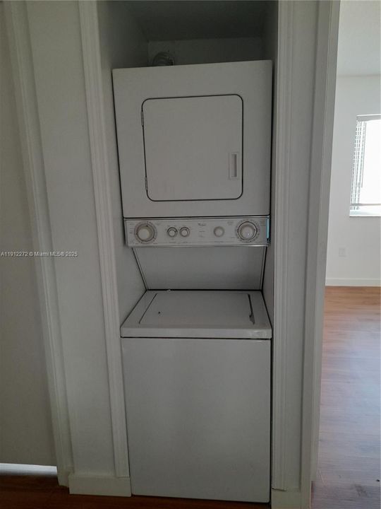 Active With Contract: $3,000 (4 beds, 2 baths, 1490 Square Feet)