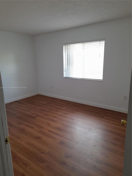 Active With Contract: $3,000 (4 beds, 2 baths, 1490 Square Feet)