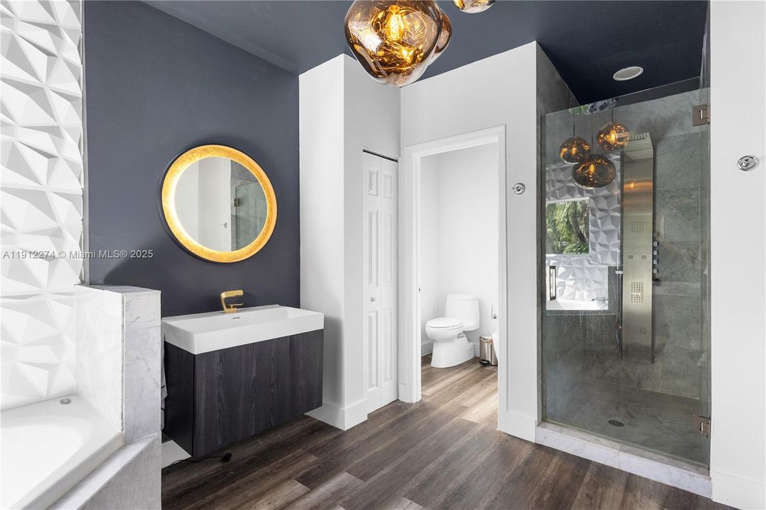 For Sale: $1,300,000 (5 beds, 3 baths, 2569 Square Feet)