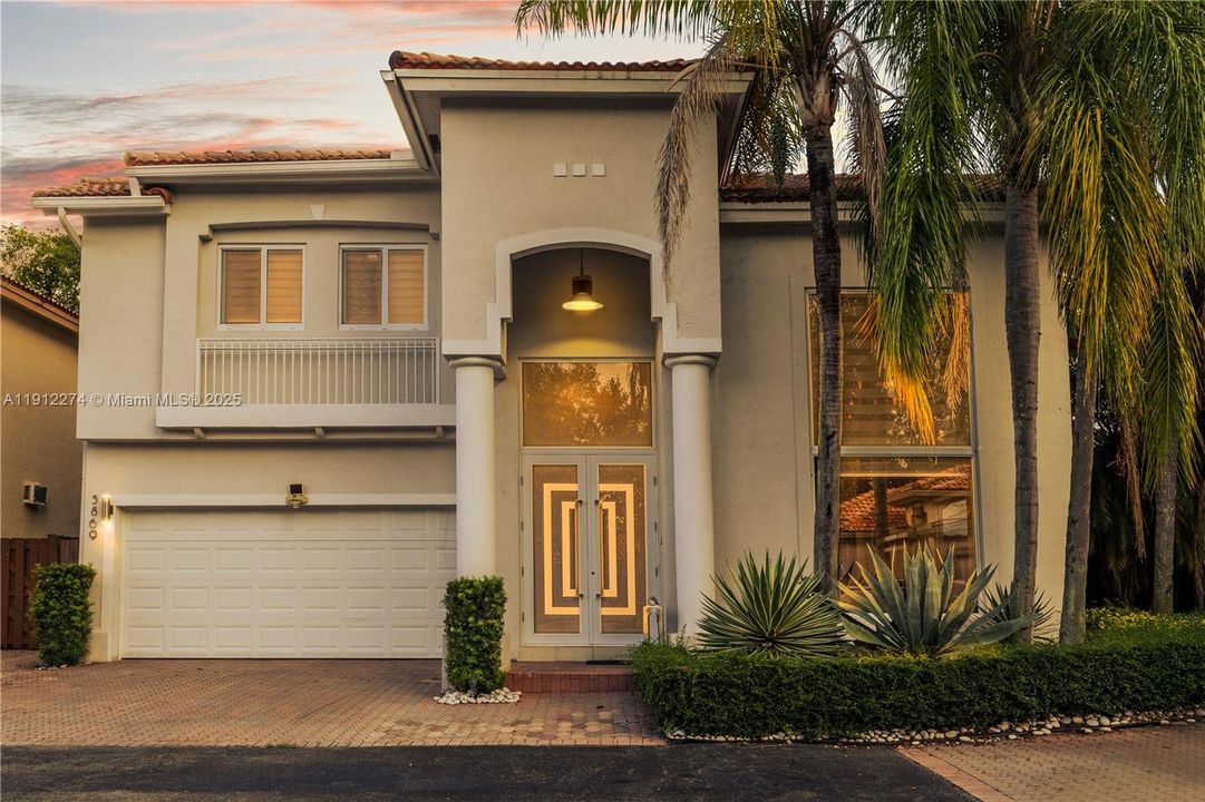 For Sale: $1,300,000 (5 beds, 3 baths, 2569 Square Feet)