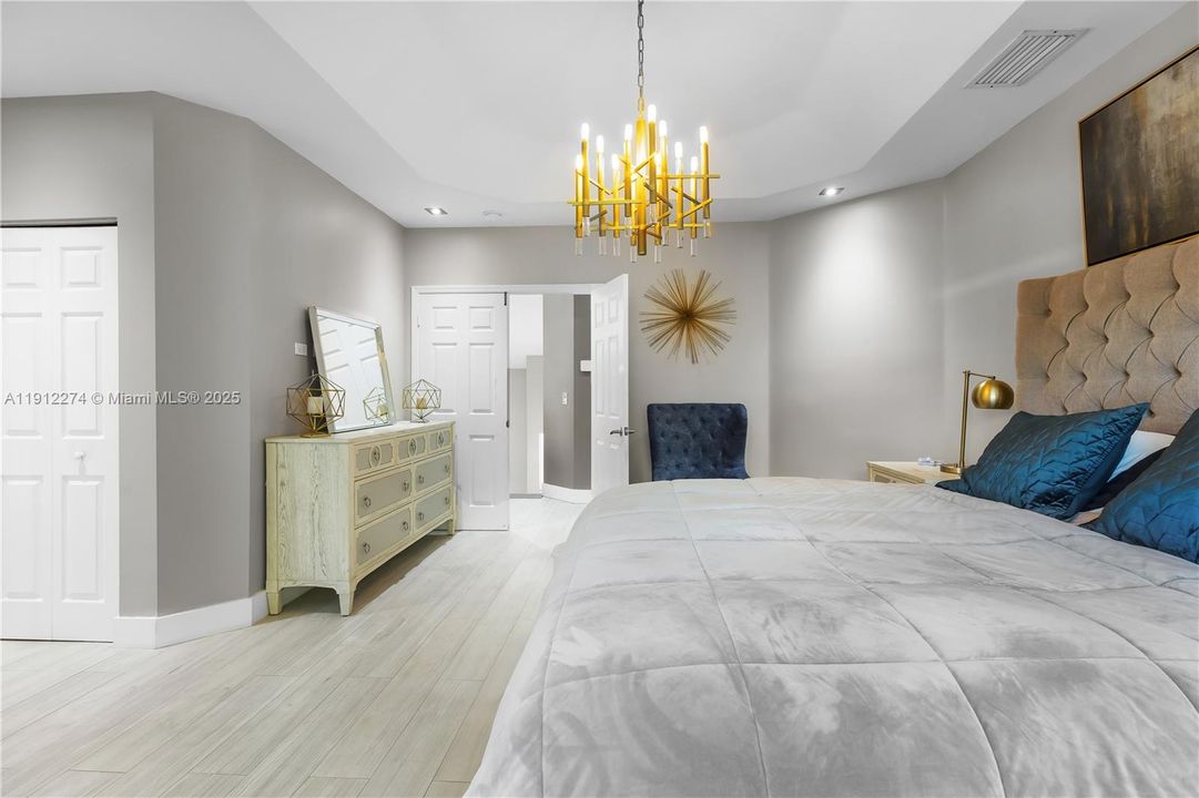 For Sale: $1,300,000 (5 beds, 3 baths, 2569 Square Feet)