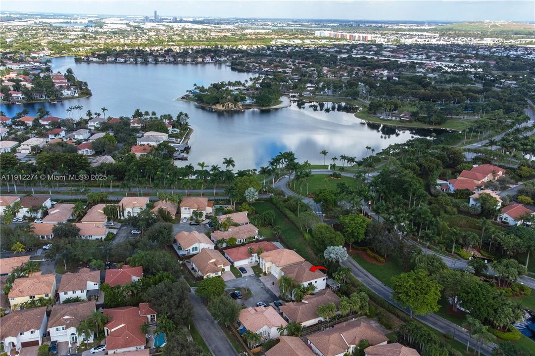 For Sale: $1,300,000 (5 beds, 3 baths, 2569 Square Feet)