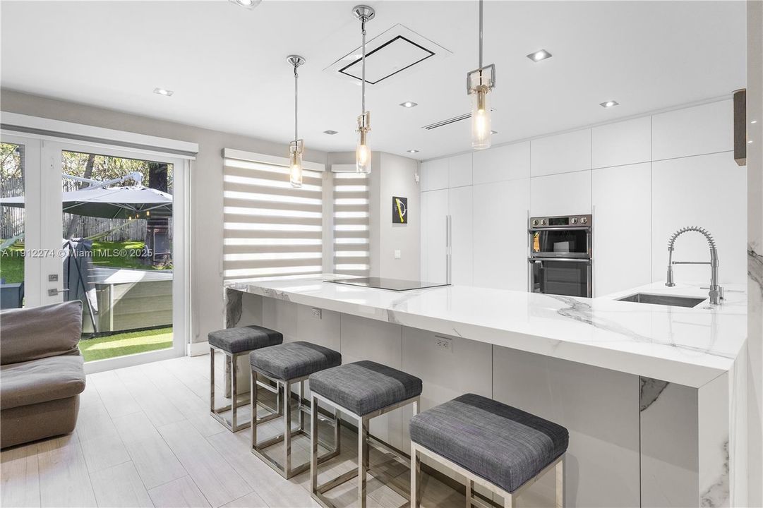 For Sale: $1,300,000 (5 beds, 3 baths, 2569 Square Feet)