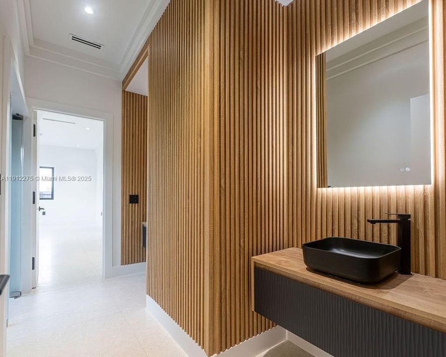 На продажу: $2,600,000 (4 спален, 4 ванн, 3991 Квадратных фут)