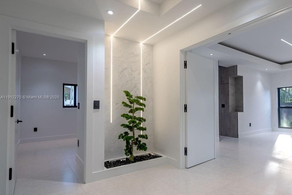 На продажу: $2,600,000 (4 спален, 4 ванн, 3991 Квадратных фут)