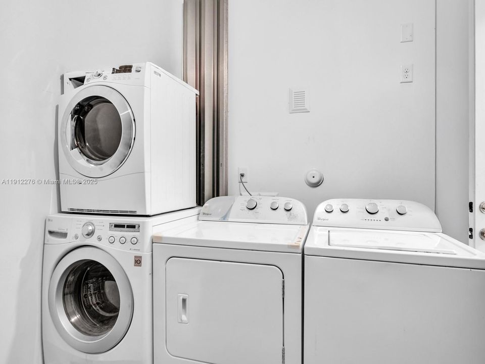 En Venta: $325,000 (2 camas, 2 baños, 1120 Pies cuadrados)