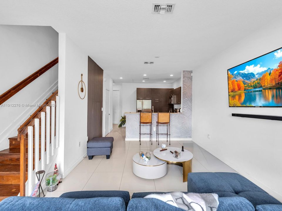 En Venta: $325,000 (2 camas, 2 baños, 1120 Pies cuadrados)