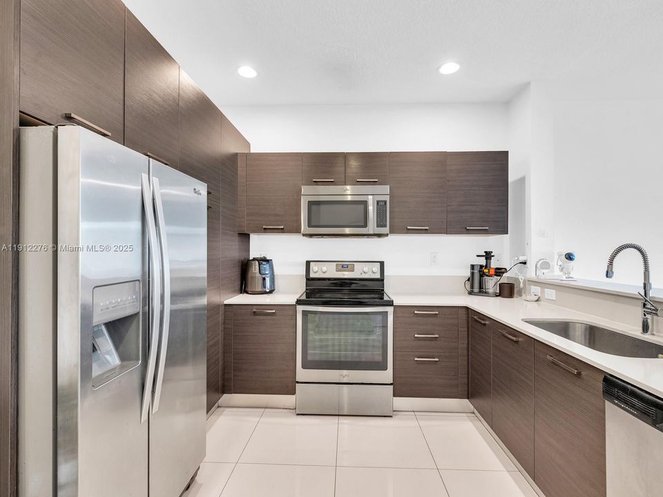 En Venta: $325,000 (2 camas, 2 baños, 1120 Pies cuadrados)