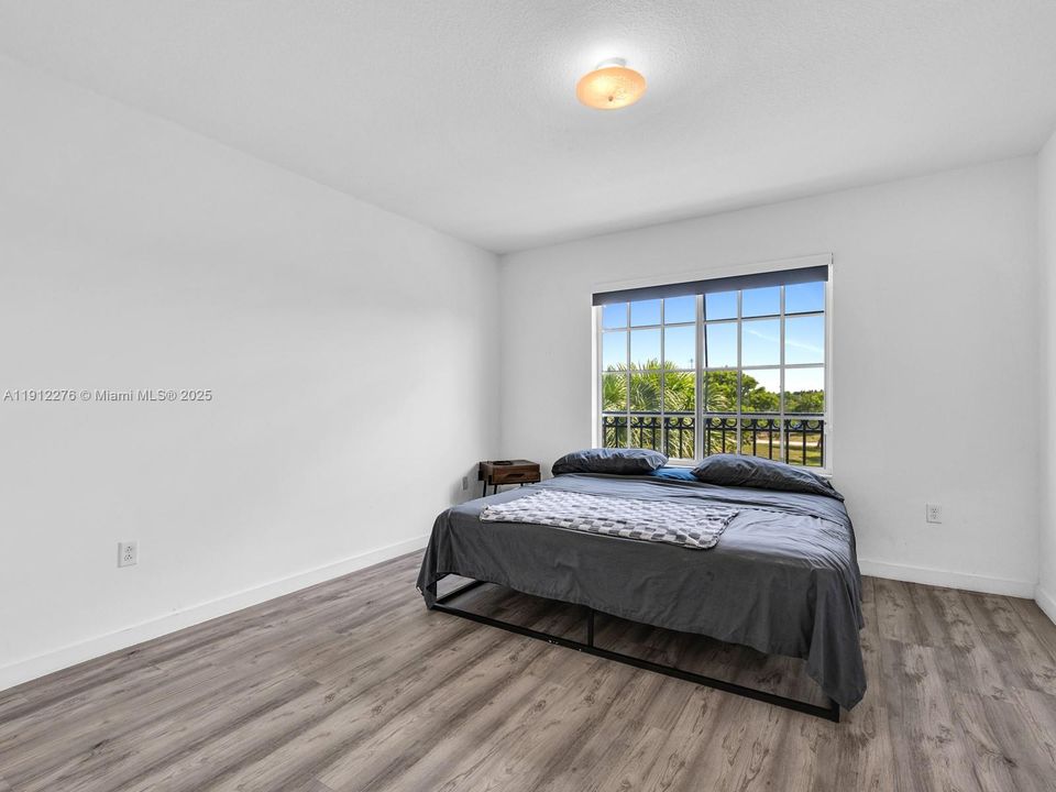 En Venta: $325,000 (2 camas, 2 baños, 1120 Pies cuadrados)