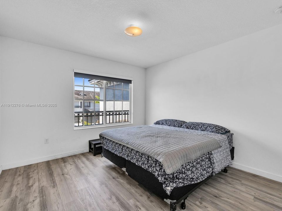 En Venta: $325,000 (2 camas, 2 baños, 1120 Pies cuadrados)