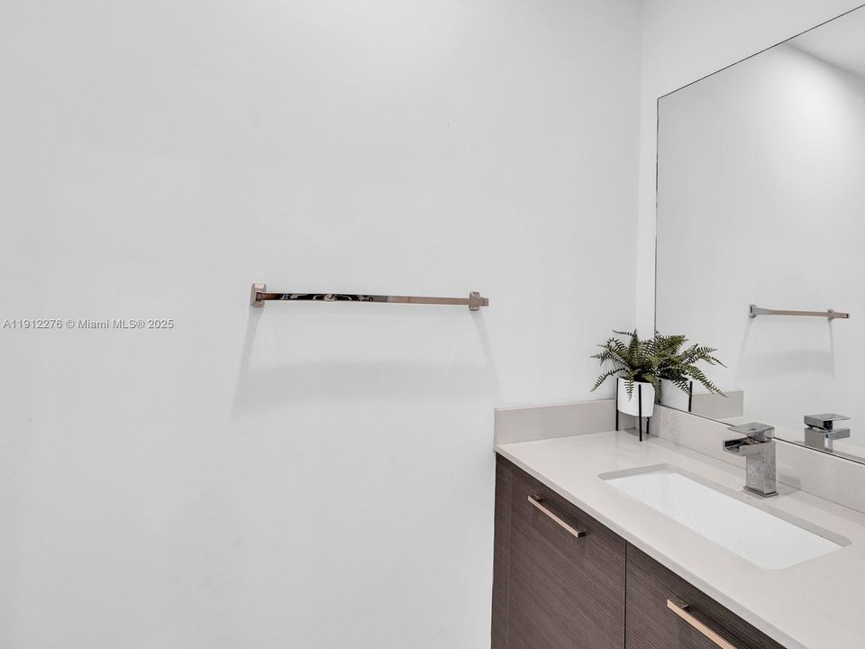 En Venta: $325,000 (2 camas, 2 baños, 1120 Pies cuadrados)