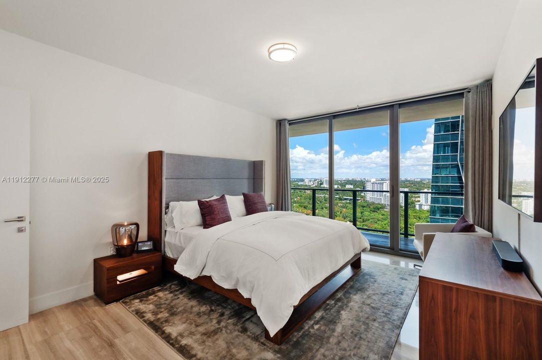 For Sale: $1,500,000 (2 beds, 2 baths, 1148 Square Feet)