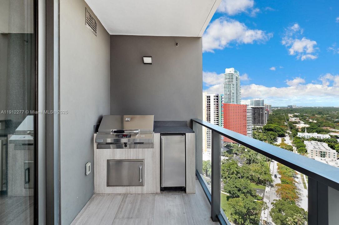 For Sale: $1,500,000 (2 beds, 2 baths, 1148 Square Feet)