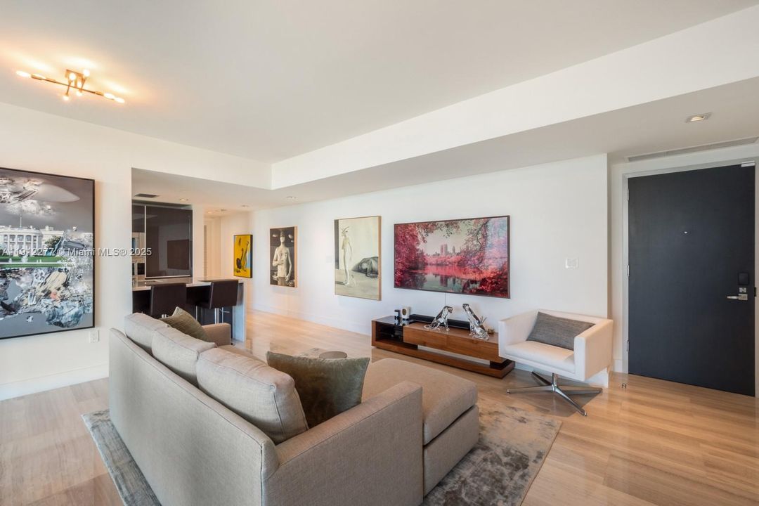 For Sale: $1,500,000 (2 beds, 2 baths, 1148 Square Feet)