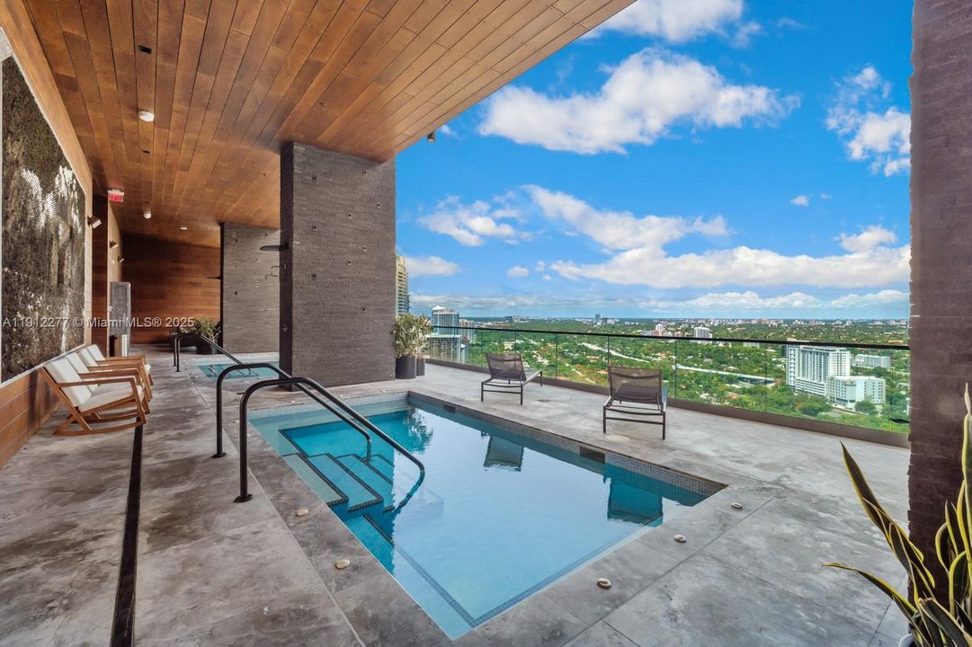 For Sale: $1,500,000 (2 beds, 2 baths, 1148 Square Feet)