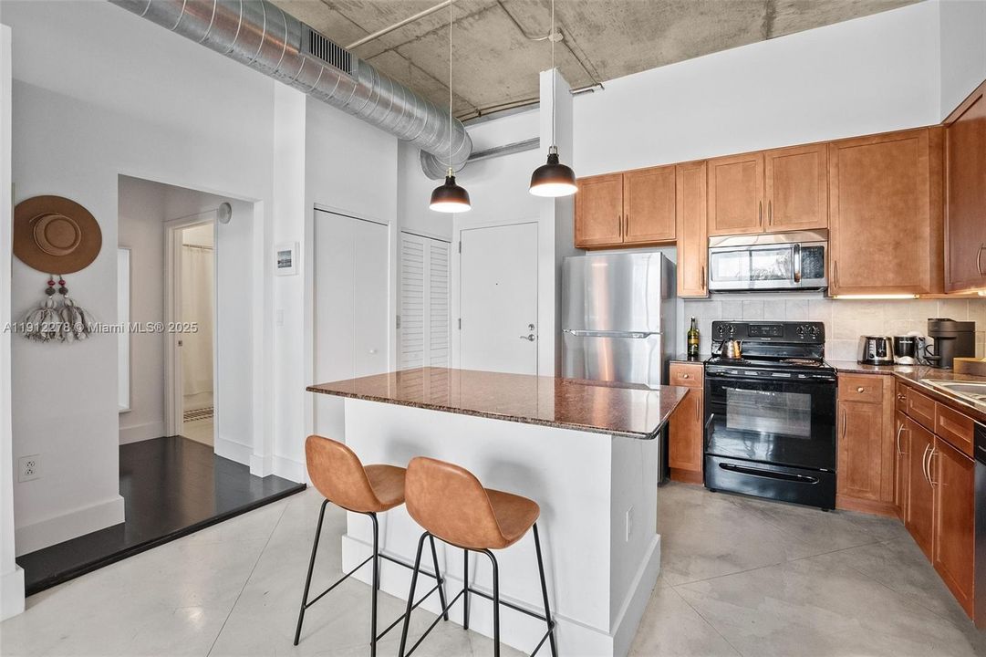Recently Rented: $2,475 (1 beds, 1 baths, 795 Square Feet)